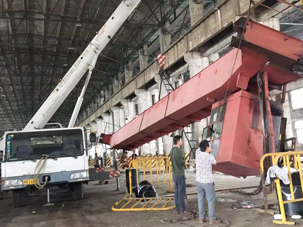 橋式電動(dòng)起重機(jī)